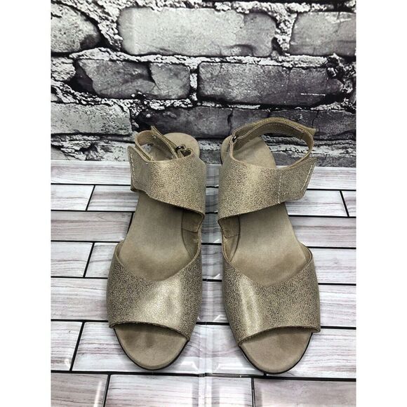 Munro American Taupe Shimmer Leather Strap  Casual Heels Women’s Sz 8.5M US/39EU - Picture 16 of 16